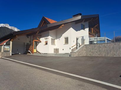20250305-Parkplatz-haus.jpg
